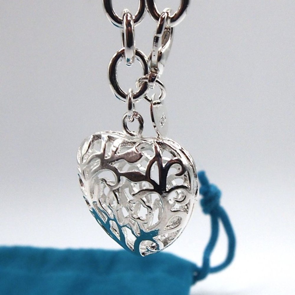 Beautiful Carved Heart Pendant Bracelet Stamped .925 Solid Sterling Silver - Picture 11 of 11